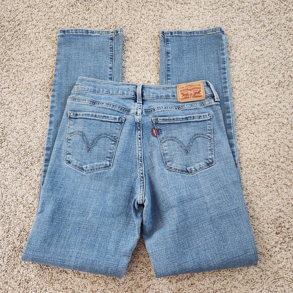 Levi's 505 Straight Leg Light Wash Jeans - Picture 2 of 8